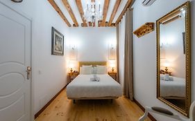 Oriente Palace Apartments